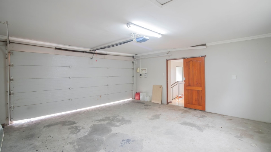 4 Bedroom Property for Sale in Beacon Bay Eastern Cape